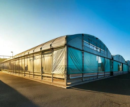 テント倉庫の外観